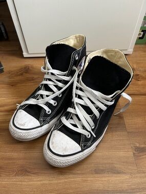 Converse Chuck Taylor All Star High Tops - US M6/W8